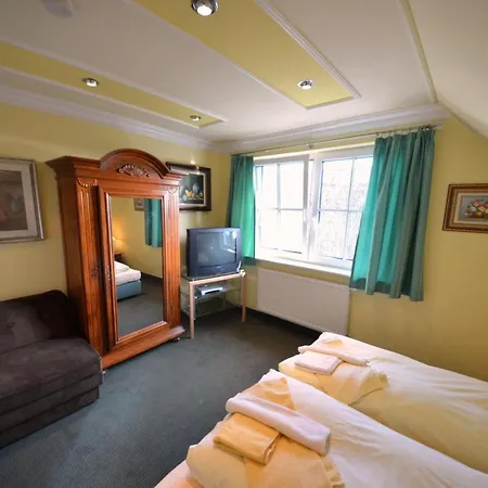 Ferienhaus-seeadler-in-gross-zicker-halbinsel-moenchgut *