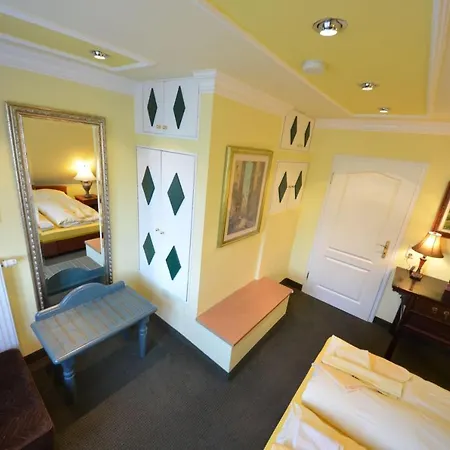 Ferienhaus-seeadler-in-gross-zicker-halbinsel-moenchgut * Groß Zicker