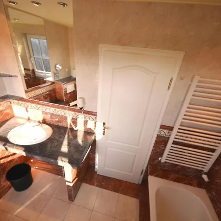 Ferienhaus-seeadler-in-gross-zicker-halbinsel-moenchgut Dom wakacyjny *