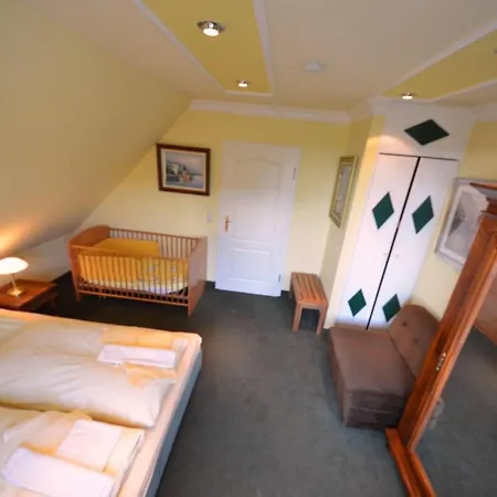 Ferienhaus-seeadler-in-gross-zicker-halbinsel-moenchgut Dom wakacyjny Groß Zicker