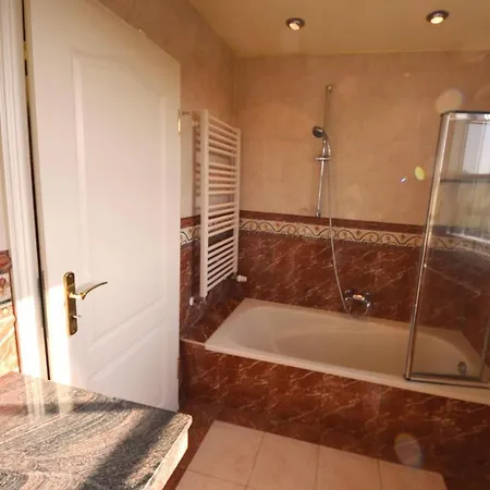 Ferienhaus-seeadler-in-gross-zicker-halbinsel-moenchgut Dom wakacyjny *