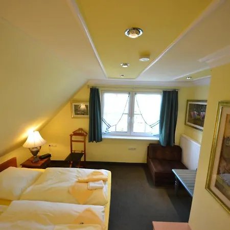 Ferienhaus-seeadler-in-gross-zicker-halbinsel-moenchgut Dom wakacyjny *